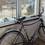 Light & Roomy With Separate Kitchen & Free Bike Apartmán *