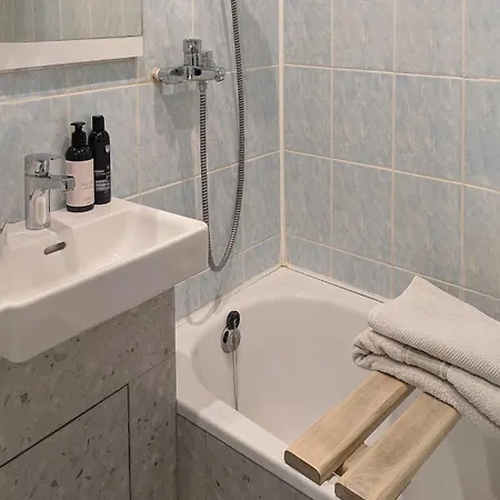 Light & Roomy With Separate Kitchen & Free Bike Vilna