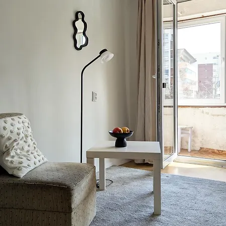 Light & Roomy With Separate Kitchen & Free Bike Appartement *